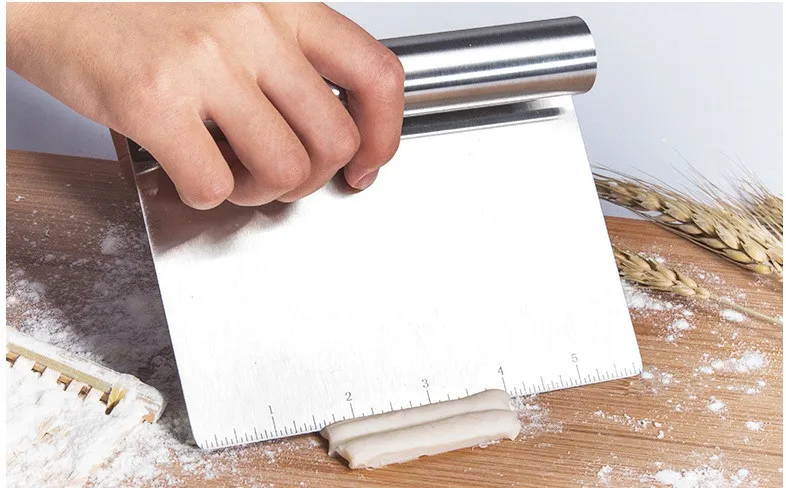 pizza dough cutter