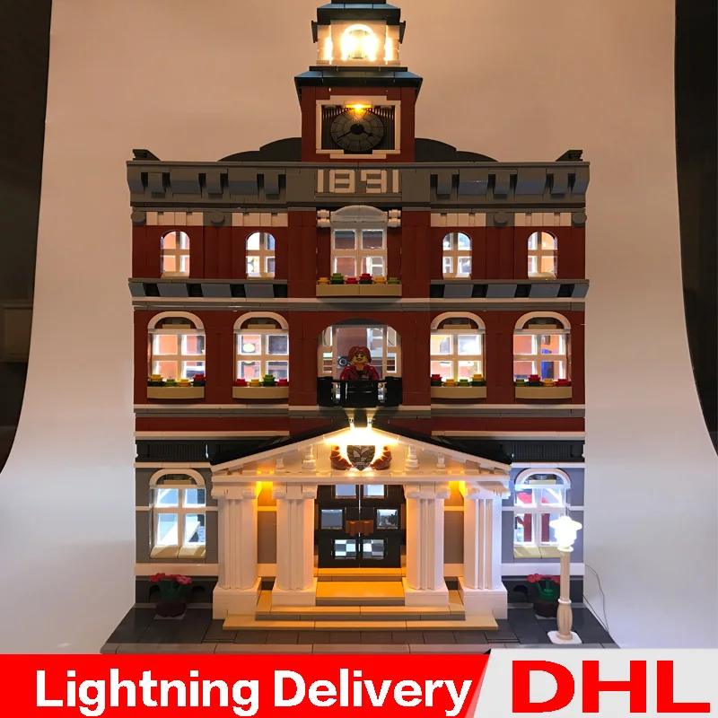 

LP 15003 DIY Led Light Street Town Halls Building Set City Street Blocks Model Self-Locking Bricks Legoings Toys 10224