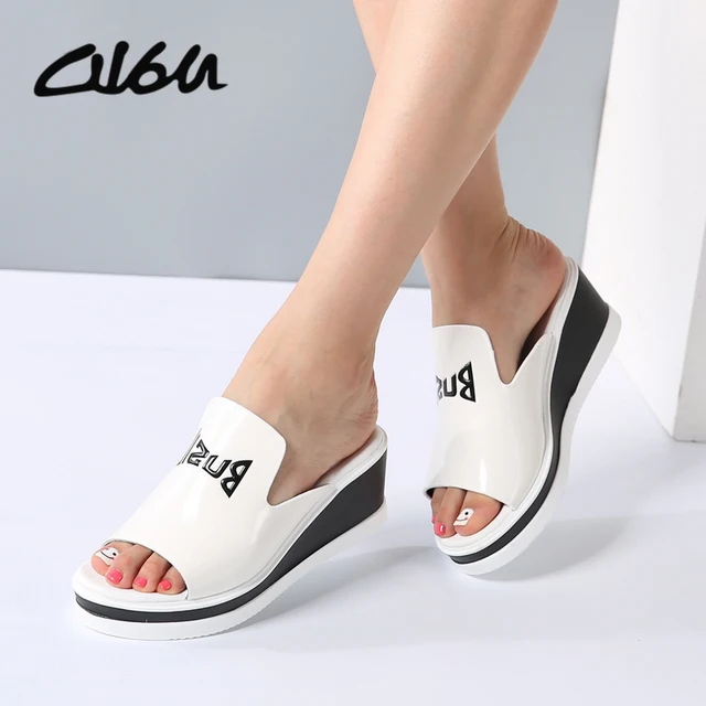 O16U Women Mules Sandals Wedge Platform Patent Leather Slip on High Heels Ladies Graffiti Sandals Fashion Summer Shoes Female