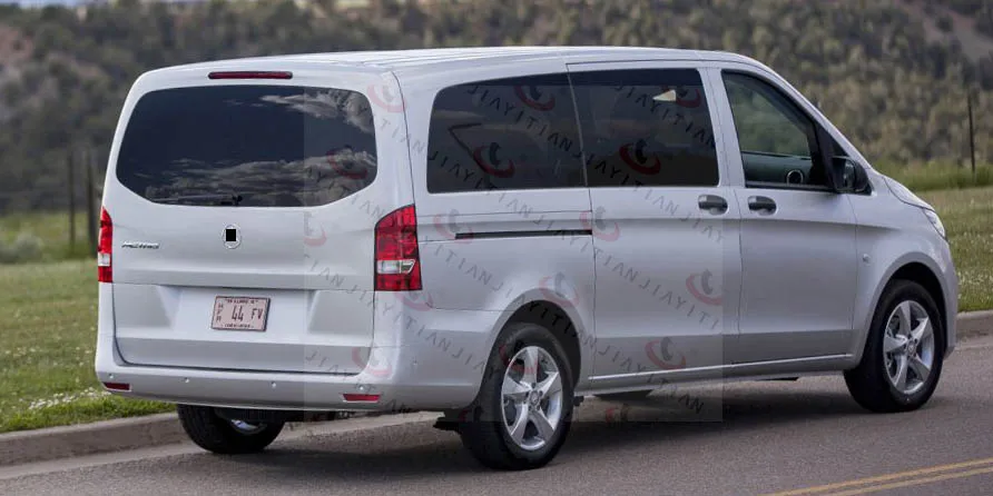 2016-Mercedes-Benz-Metris-rear0