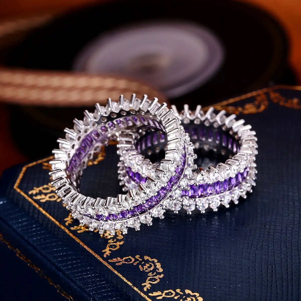 Чжэ вентилятор Фиолетовый Белый AAA CZ Jewelry Кольцо роскошные геометрический