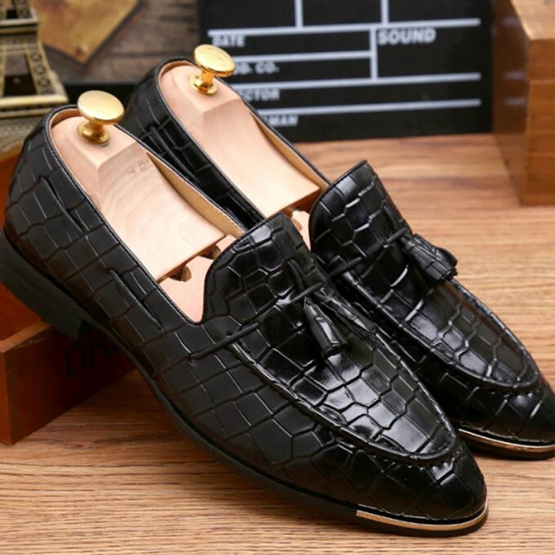 Black Shoes Tassek Moda red Sapatos yellow Couro Vestido Homens Casamento Dedo Oxfords Hombre Homem Festa Apontado P118 blue Dos Nova Zapatos Genuíno De qTHvvB