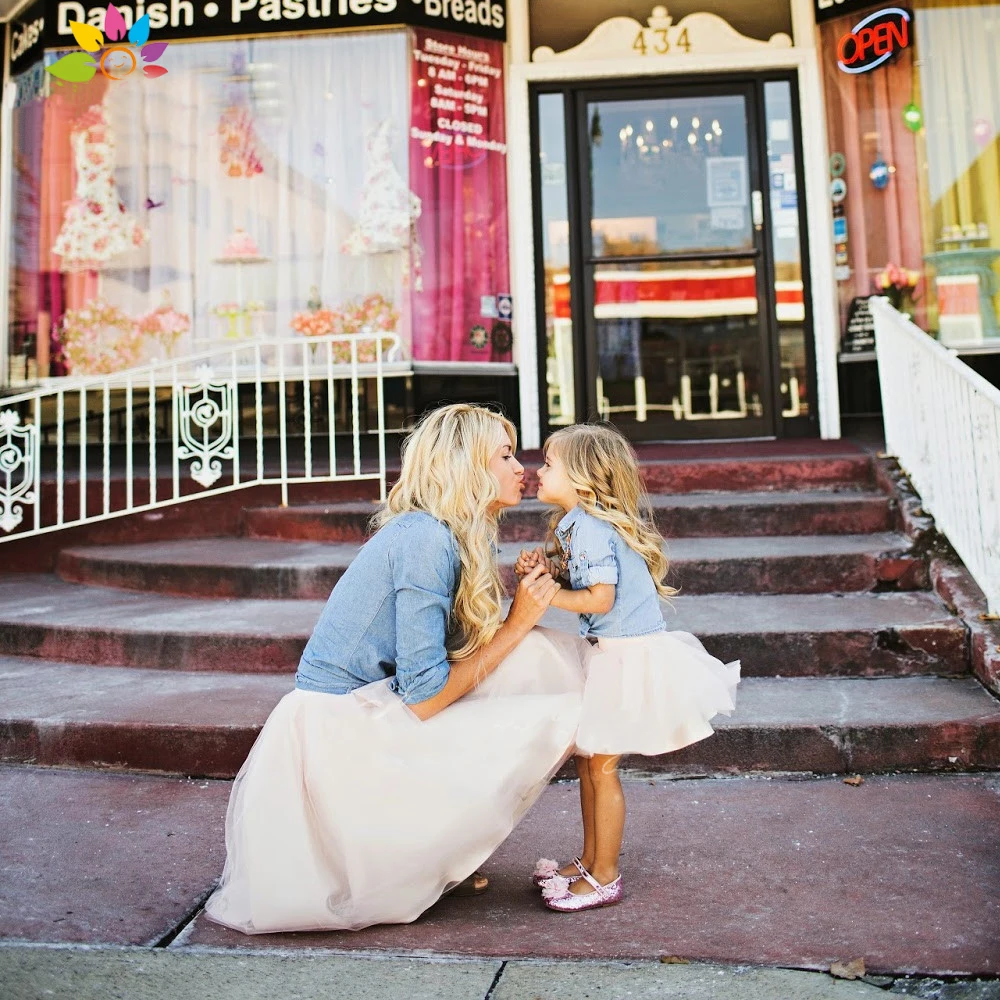 

Family look matching clothes 2018 spring family costumes 2pcs blue long-sleeved mommy and me denim shirt + skirt suits