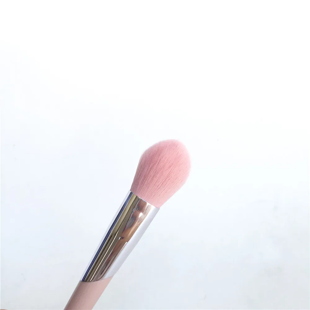 FB180 Tapered Blush Brush _ 6