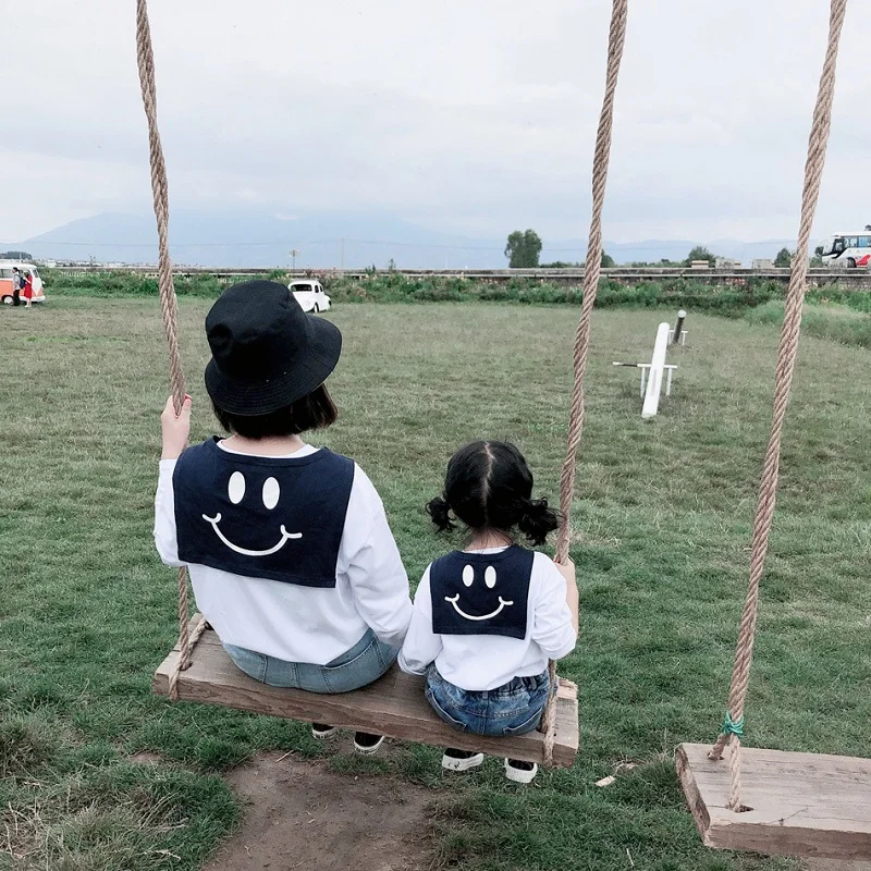 

2019 Autumn Family Look Girl and Mother Dresses Shirts Long Sleeved Smile Emoji Print Mother and Daughter Clothes Kids Sundress
