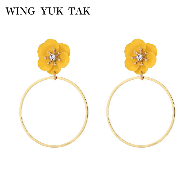 

wing yuk tak Round Gold Earrings For Women Good Quality Jewelry Ethnic Style Red Flower Drop Earrings Female