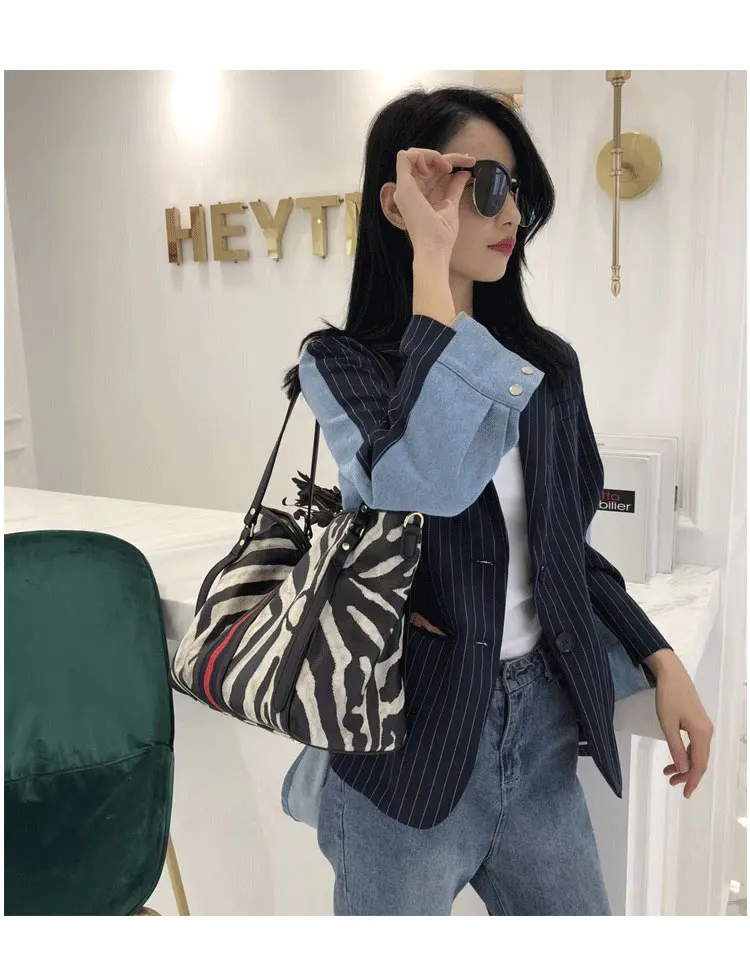stylish-female-big-handbag-leisure-shoulder-bag-women-black-zebra-grain-large-capacity-pu-leather-bag-for-girls-tote-(7)