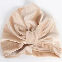 Шикарные шапки г. Новая и высококачественная теплая бархатная мягкая шапка премиум-класса с большим бантом бежевого цвета на Рождество