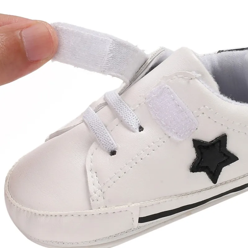 Новые звезды Стиль Детские тапки; носки для малышей; 4 цвета с нескользящей подошвой для новорожденных детская обувь из искусственной кожи, для детей сапоги на возраст от 0 до 18 месяцев, Весна-осень