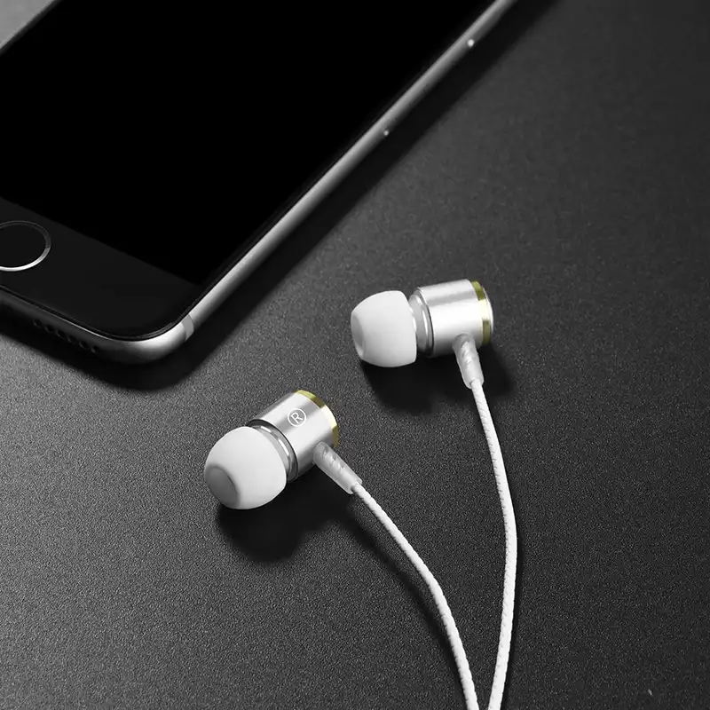 best earbuds with microphone for iphone