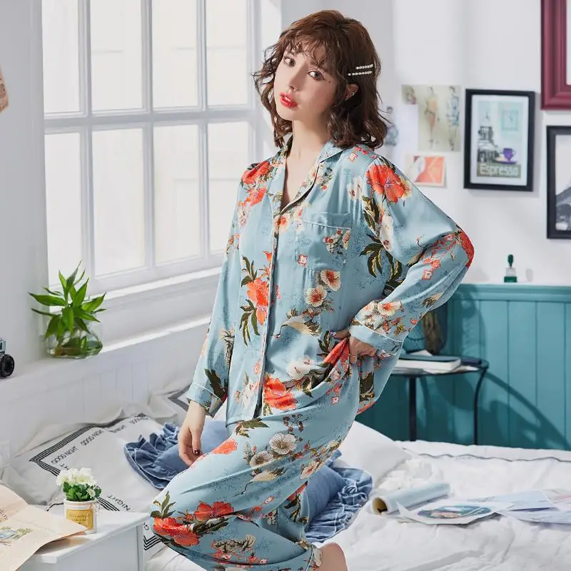 

Spring New Home Sweet Long-sleeved Ice Silk Nightgown Printing Thin Money V Collar Seamless Home Suit 2019 Women Pajamas Set