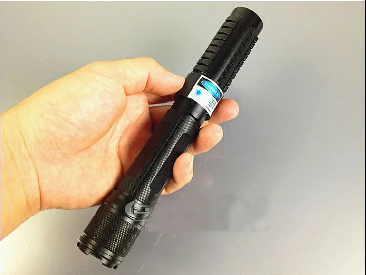 Cigarros + 5 Forte Poder Militar 500 w 450nm Ponteiros Laser Azul Lanterna Queima Jogo - Madeira Seca Vela Preto Caps 5000000 m 4 450nm ponteiros laser Azul Lanterna Queima jogo