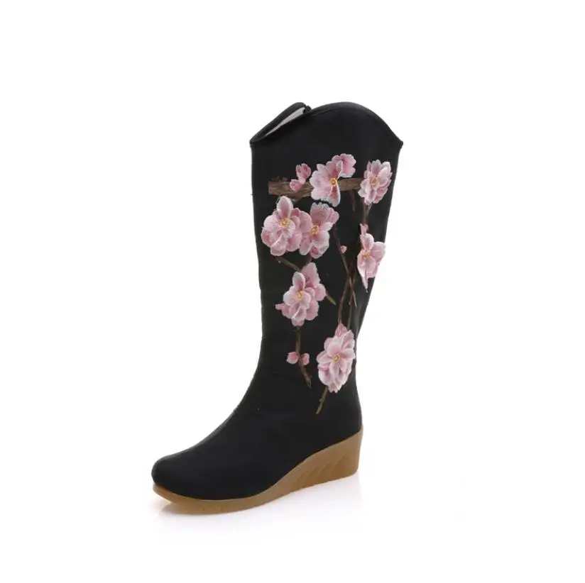 

Autumn and winter new fashion high tube embroidery national wind slope with side zipper Anti-Slip thick boots