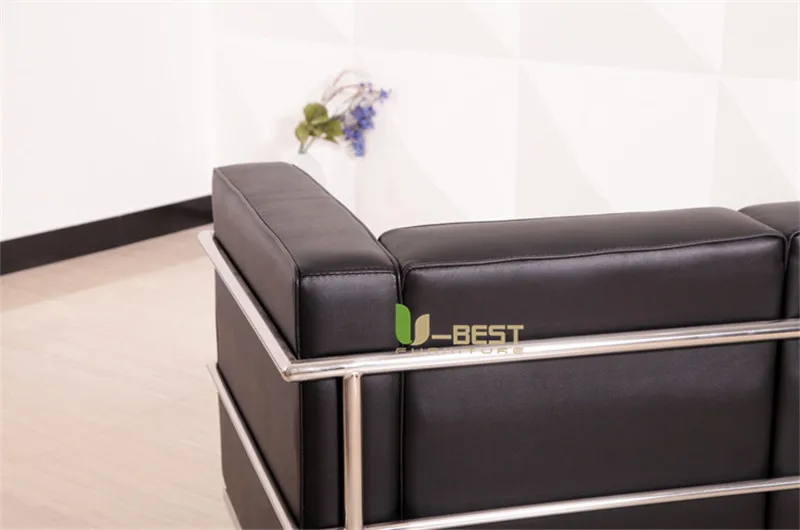 LC2 3 seater sofa 5