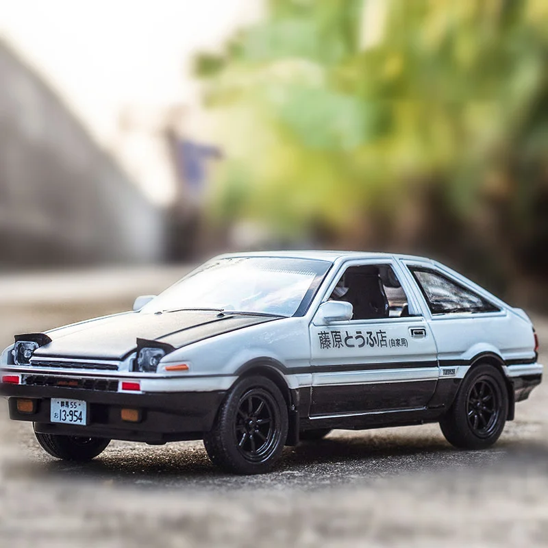 

Модель литая автомобиля KIDAMI 1/28 Initial D AE86, Прямая поставка, открывающаяся дверь, металлическое украшение автомобиля, детская Игрушечная машина, детские подарки