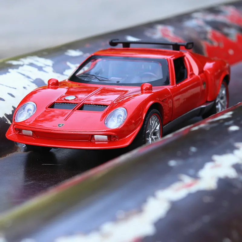 Коллекция 1/32 года Литые и игрушечные автомобили Miura Concept 1965 популярные Стильные