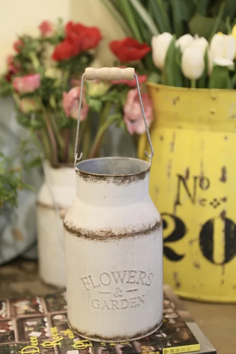 waterproof vintage aged white small handcrafted old metal milk jug flower display (3)
