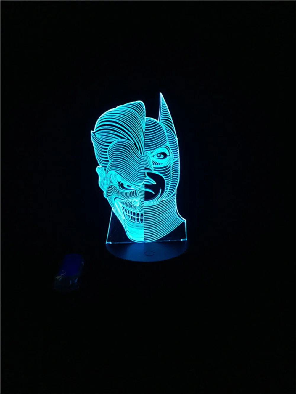 

Marvel Cartoon Figure Two-Face Clown Joke Batman USB LED Bulb Multicolor 3D Lamp Home Decorative Children's Gift Night Light