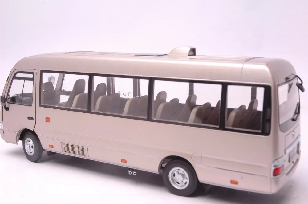 1:24 литья под давлением модель для Toyota Coaster Золотой автобус сплав игрушечный автомобиль миниатюрная коллекция подарки