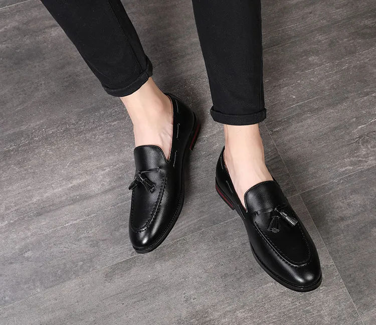 Merkmak/Новые мужские лоферы с кисточками из искусственной кожи; официальная обувь; элегантная модельная обувь; простая повседневная мужская обувь без застежки; большие размеры 48, 47, 46
