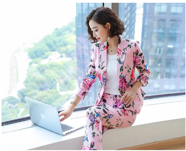 Mr.nut's fresh and elegant white-collar office wears a three-quarter sleeve coat printed small suit