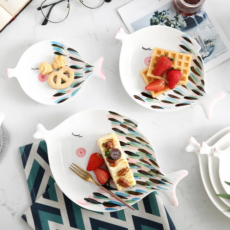 

Nordic Kiss Fish Ceramic Plate Cute Cartoon Porcelain Dinner Plate Party Dinnerware Snack Dishes Plate Dessert Cake Fruit Tray