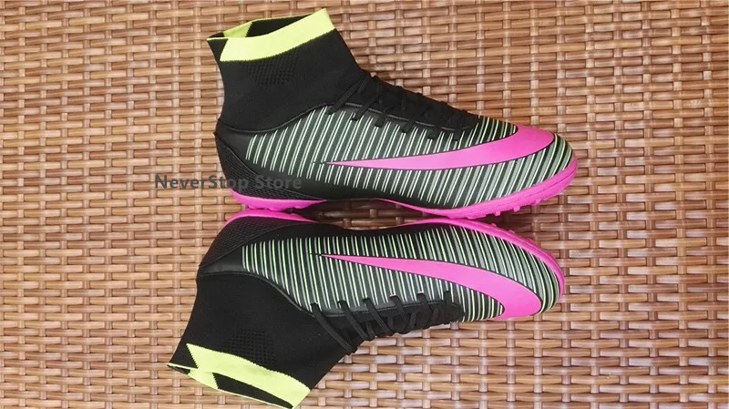 Sapatos de futebol