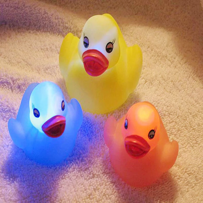 Random Color Rubber Duck LED Light Children Baby Bath Toys
