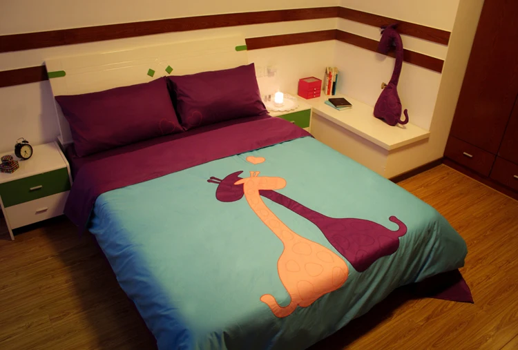 الأرجواني الأزرق الزرافة المطبوعة ملاءات السرير مجموعات الفراش نوم التصحيح أغطية لحاف الملكة حجم المفرش دوفيت غطاء