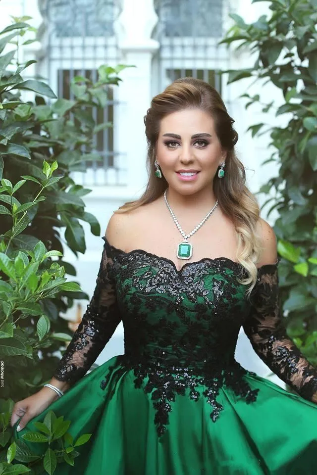 Emerald Green Black Lace Evening Dress Long 2019 Elegant Boat Neck Long Sleeve Formal Evening Gowns Empire Formal Party Dress Emerald Green Black Lace Evening Dress Long 2019 Elegant Boat Neck Long Sleeve Formal Evening Gowns Empire Formal Party Dress
