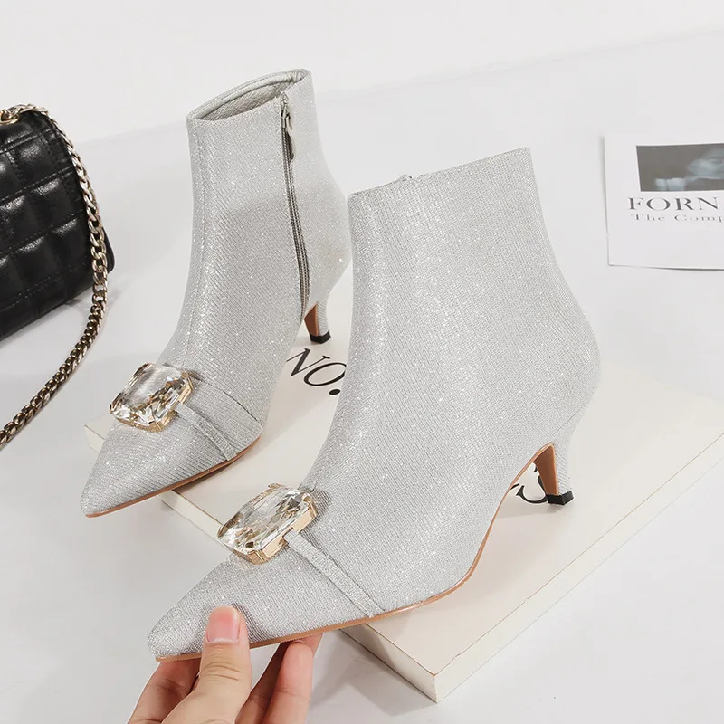 

Sexy Crystal Silver Kitten Med Heels Ankle Boots Women Wedding Shoes Fall Winter 2018 Glitter Bling Short Martin Boots Ladies