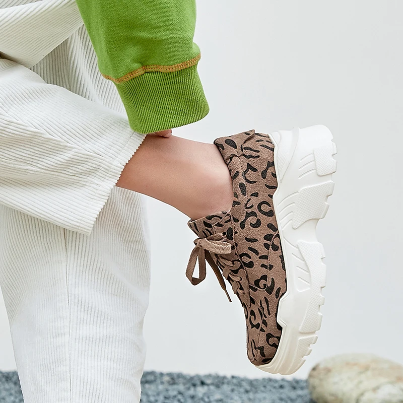 QUTAA/ г. Женская обувь универсальные леопардовые женские туфли-лодочки из коровьей кожи и искусственной кожи Модные женские туфли-лодочки размер 34-39
