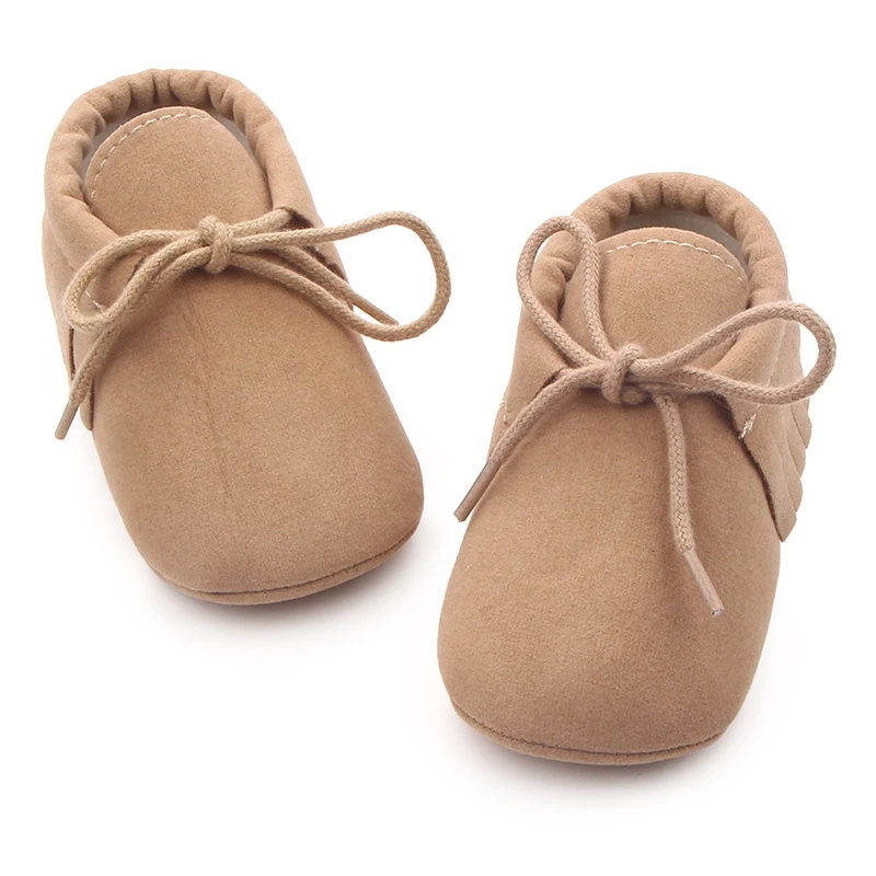 Мокасины для новорожденных мальчиков и девочек; обувь для первых шагов с сережками; тапочки на мягкой подошве; обувь из искусственной замши