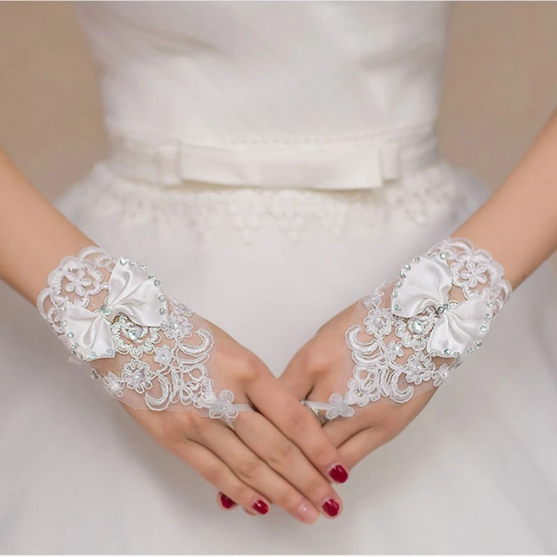 

1set 15cm DIY Milky white Brides wedding lace gloves short bow tie wedding dress drill performance gloves wedding decoration