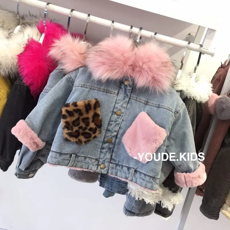 Kids winter 2018 new female children's clothing leopard fur collar pocket denim jacket thick fleece Wide Kids winter 2018 new female children's clothing leopard fur collar pocket denim jacket thick fleece Wide