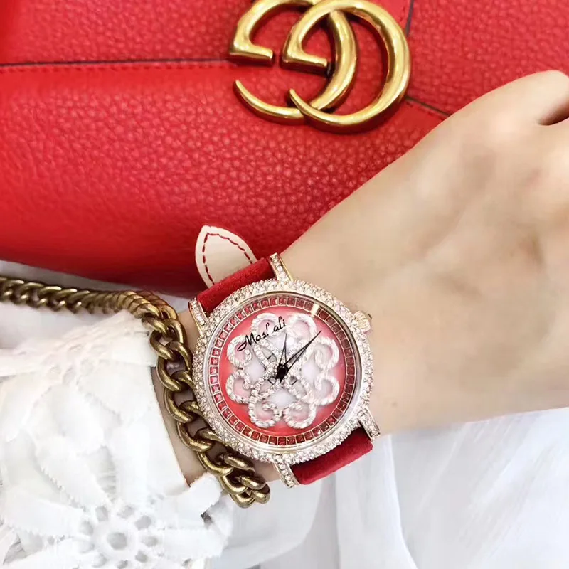 

The new fashion comes in full swing, pink personality flowers, big dial watches, quartz fashion ladies 'watches.