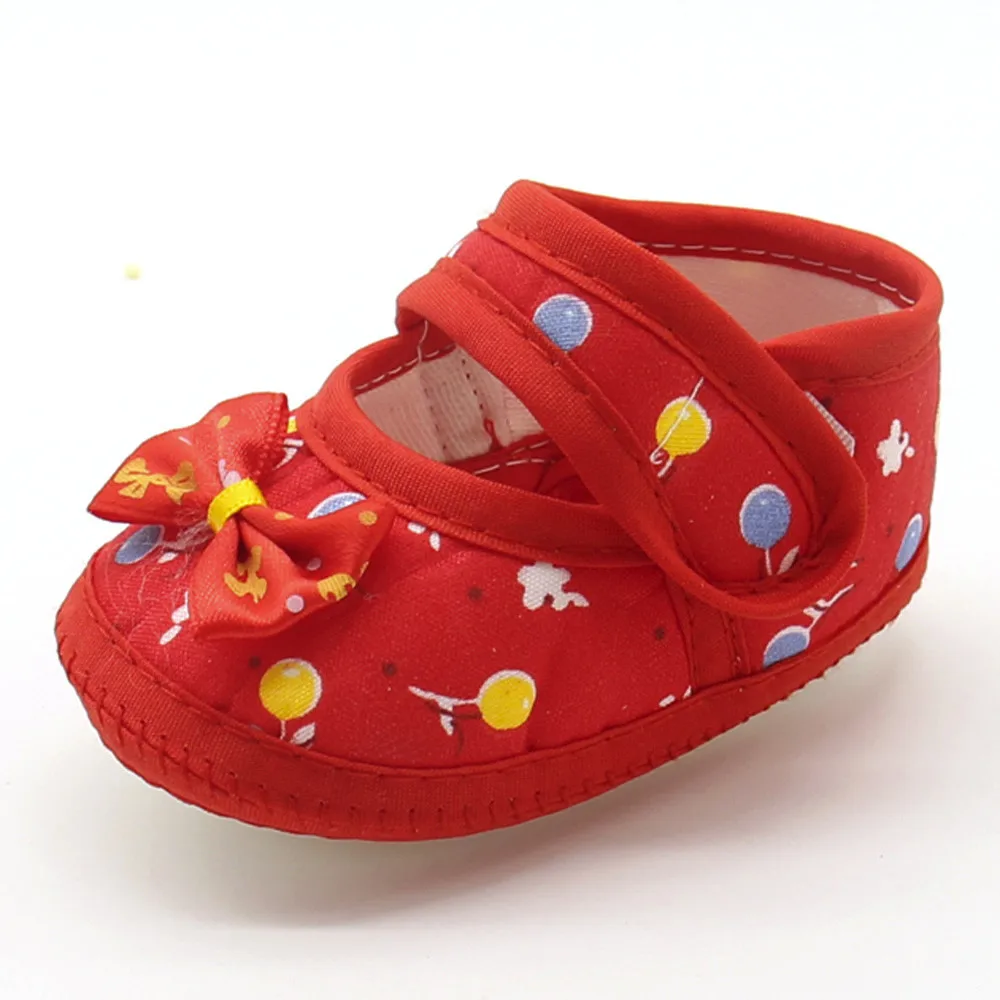 Одежда для новорожденных девочек, Цветочный принт, которые делают первые шаги; обувь для маленьких девочек бант, мягкая подошва предварительно Уокер повседневные туфли на плоской подошве для малышей модная обувь - Цвет: Красный