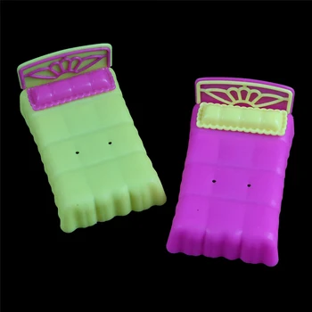 

1pc Dollhouse Bedroom Decor Color Randomly Dollhouse Miniature Furniture Doll Bed for for Sister Krissy Dolls Accessories