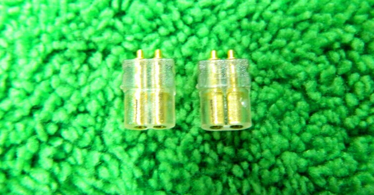 

free shipping Custom Female Port Socket Earphone Pins Plug For DIY UE18 Pro UM MARTIAN QCD 1 pair 2pcs