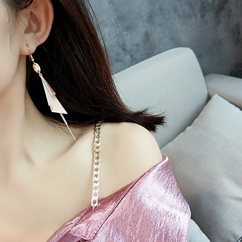 

YUN RUO Flexible Elegant Froseted Triangle Dangle Earring Rose Gold Color Woman Birthday Gift Titanium Steel Jewelry Never Fade