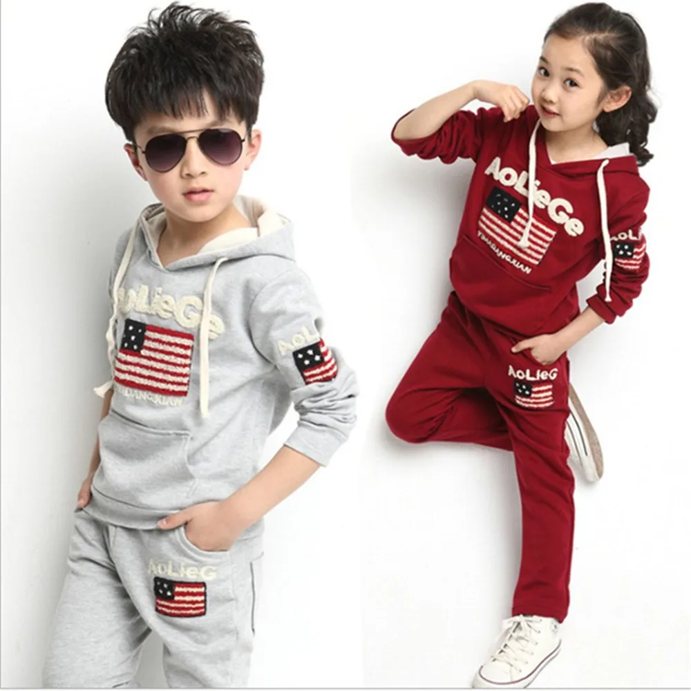 Спортивный костюм алиэкспресс. Детские спортивные костюмы мальчик и девочка. Спортивные турецкие детские костюмы 4 лет. Мальчики и девочки в одежде унисекс.
