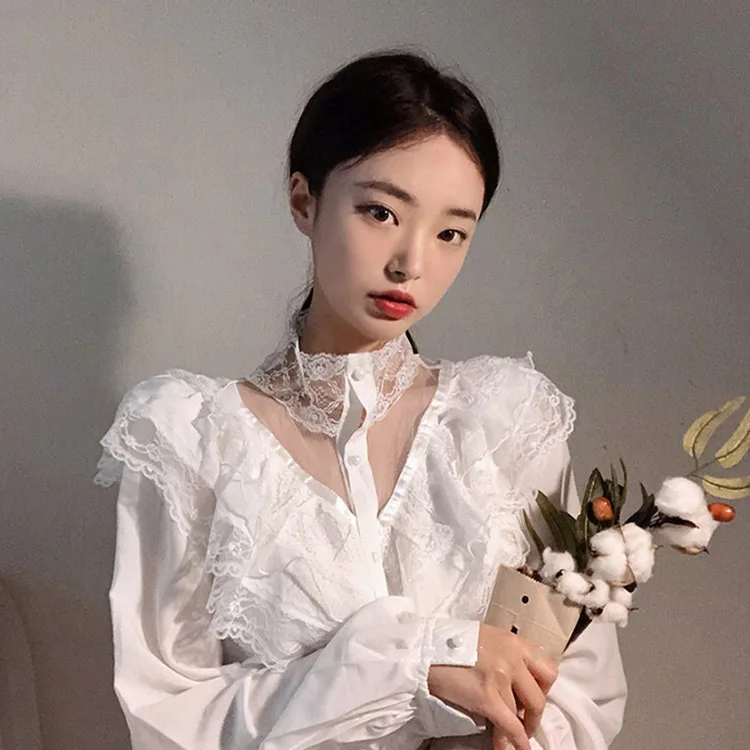

Early Spring New Woman Taste Lace Transparent Decoration Sexy Sweet Shirt V-Neck Solid Full Women Shirts Blouses