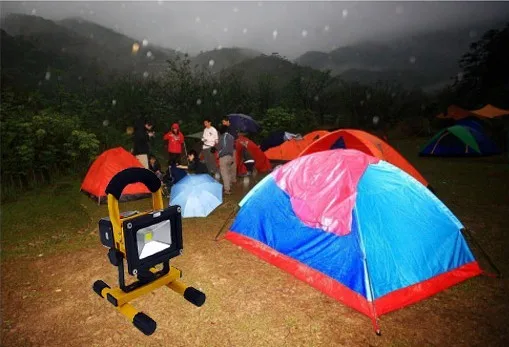 

10W Floodlight Rechargeable LED Flood Light Lamp portable Outdoor Spotlight Camping Work Light with DC Car Charger