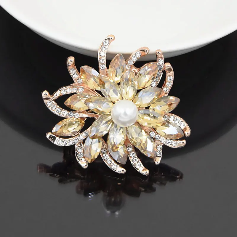 Utei Jewelry Elegant Crystal Flower Brooch Luxury Gold Color Floral Wedding Bridal Bouquet Broach Pin Women Jewelry Accessories