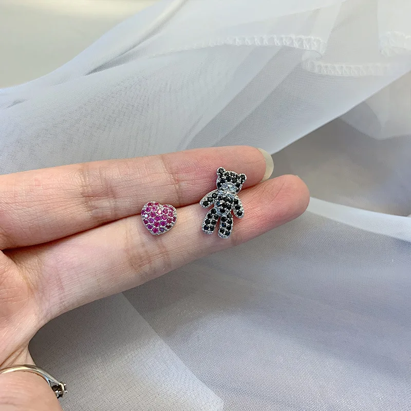 

Korean Bear Love Crystal Earrings 925 Sterling Silver EarringsTemperament Asymmetric Sweet Stud Earring Fashion Jewelry