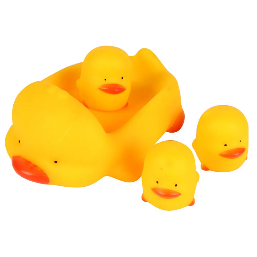 Hot sale 4 pcs Shrilling Rubber Cute Family Bathtub Pals Floating Bath