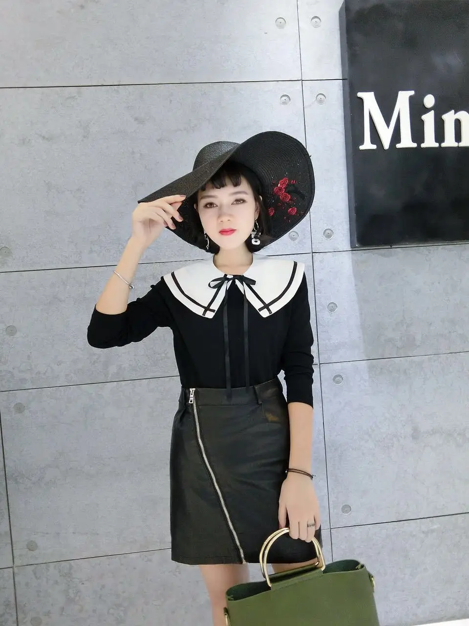 4669323977_1494043491