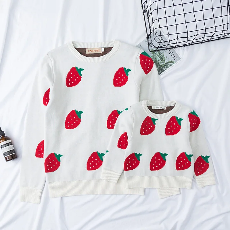 

Cute Family Matching Outfits Strawberry Knitted Sweater Mother Daughter Son Girls Parent-child Outfits Family Looking Clothes