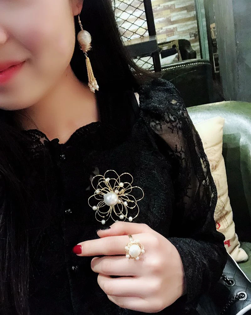 round pearl brooch (2)