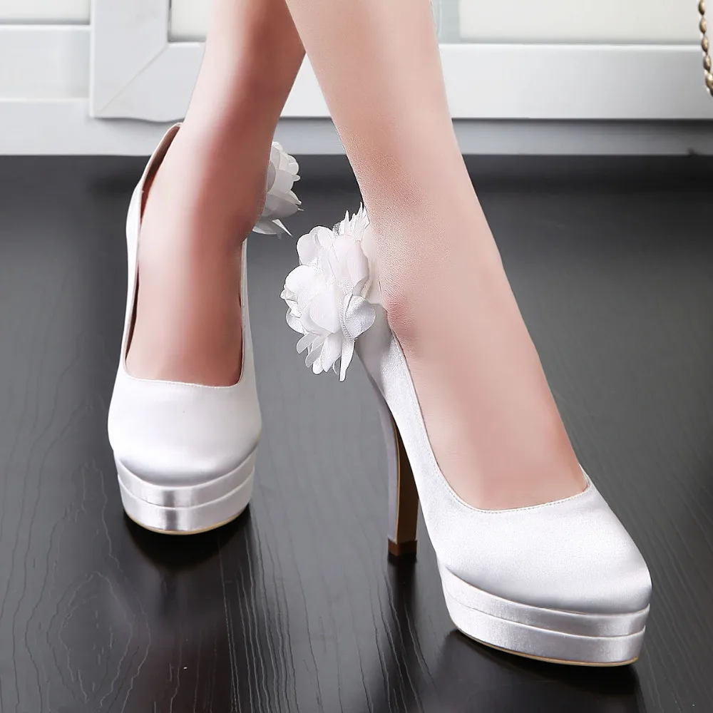 EP11065-PF-WHITE-Model-3